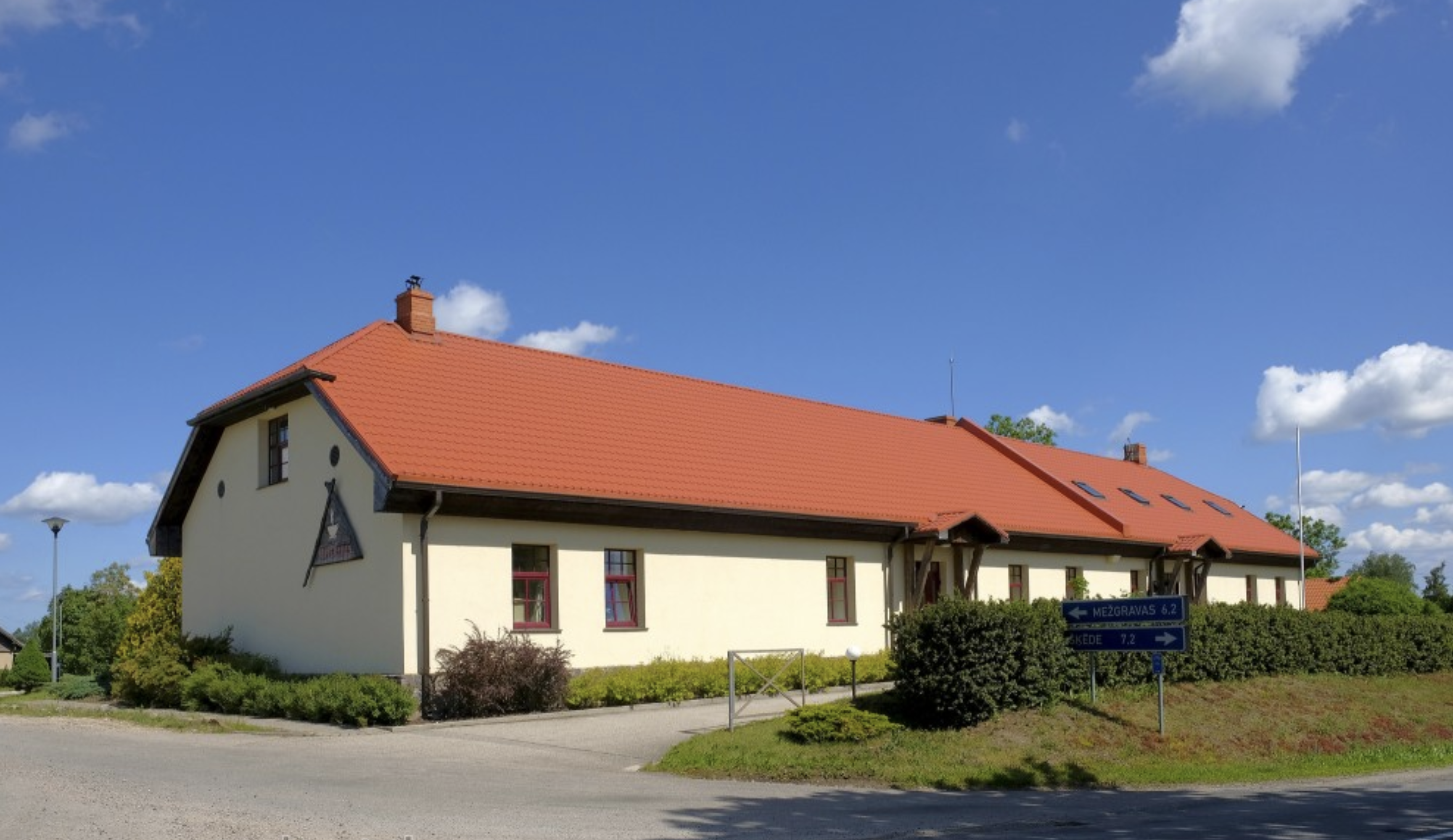 Ķīvīškrogs kafejnīcas ēka Latvijas laukos